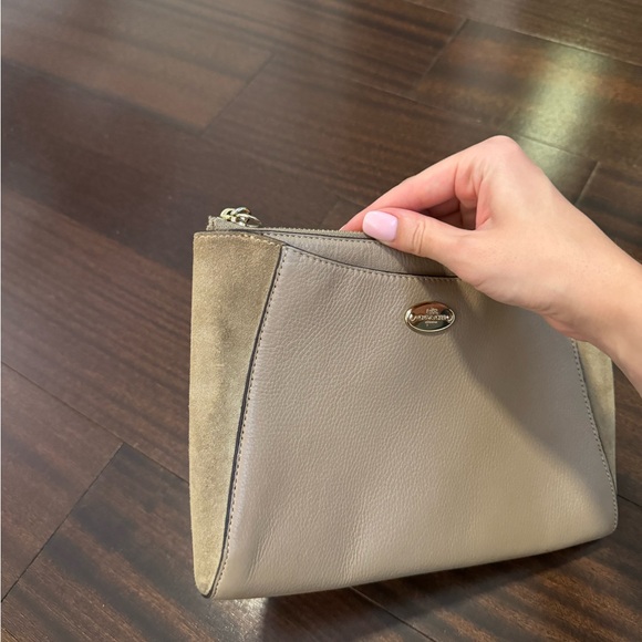 Beige suede and leather Coach pouch - Picture 5 of 6